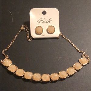 Hush - earring and necklace set